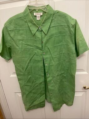 Jordan Men's Short Sleeve Button-Down Shirt in Light Green